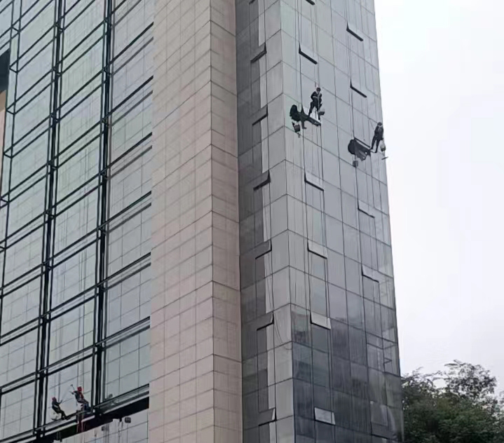 雨城区高空外墙清洗